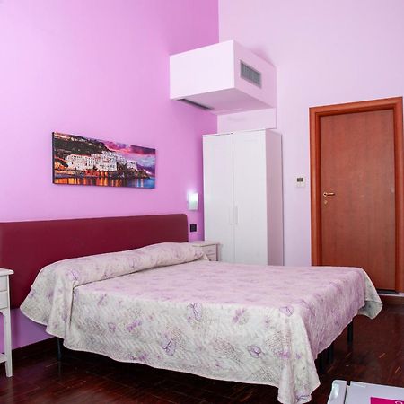 Palazzo Carafa Della Spina Room And Apartment Napoli Ngoại thất bức ảnh