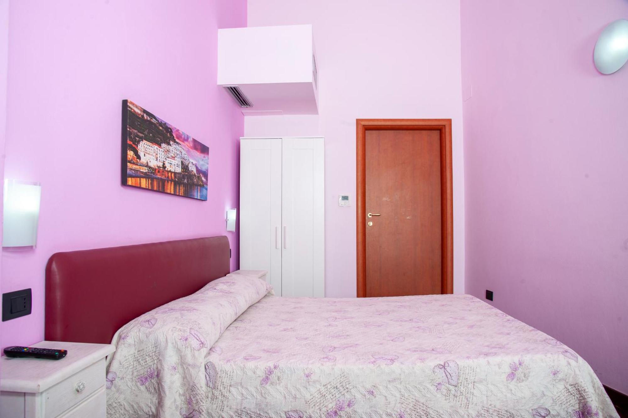 Palazzo Carafa Della Spina Room And Apartment Napoli Ngoại thất bức ảnh