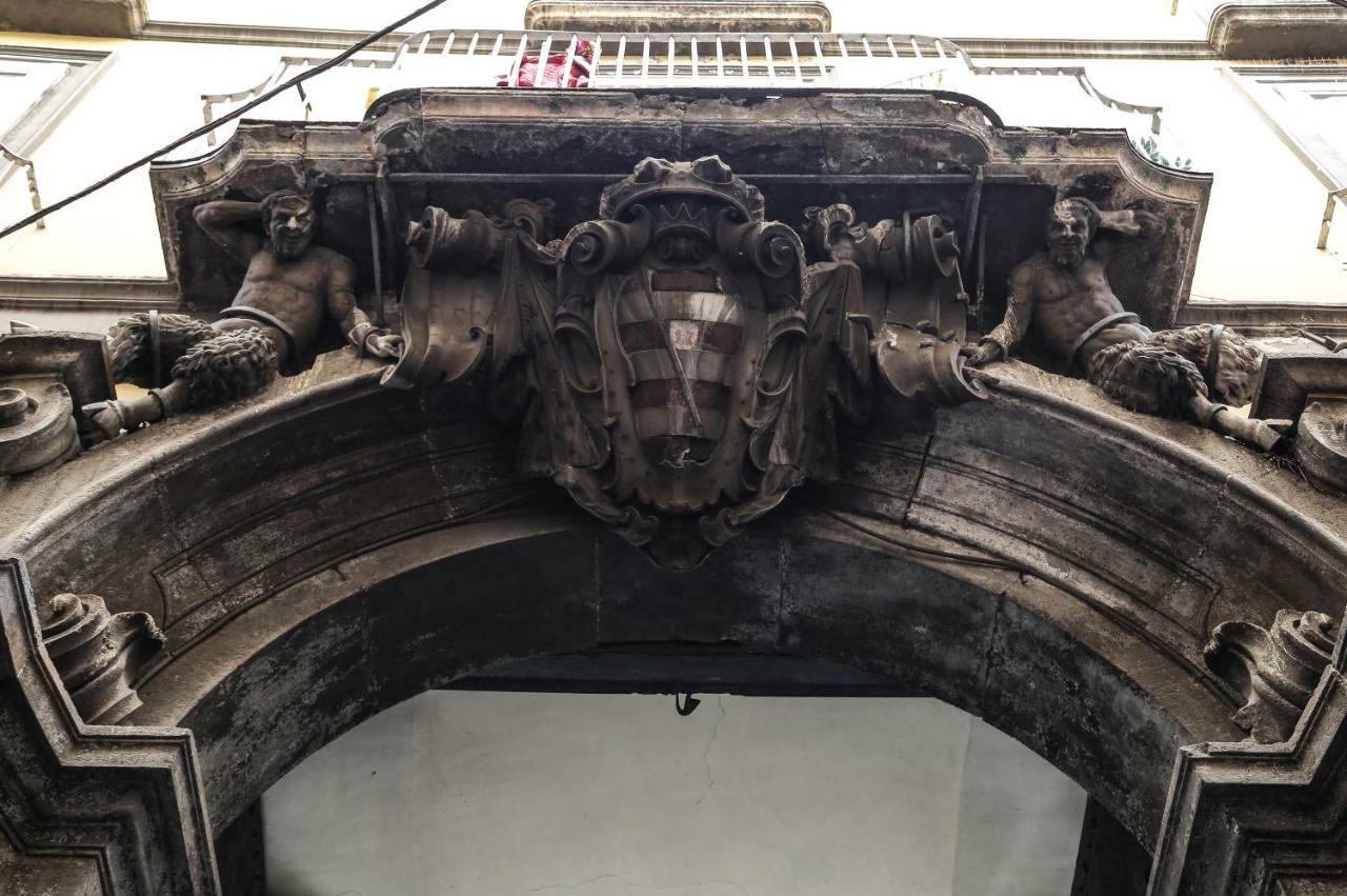 Palazzo Carafa Della Spina Room And Apartment Napoli Ngoại thất bức ảnh