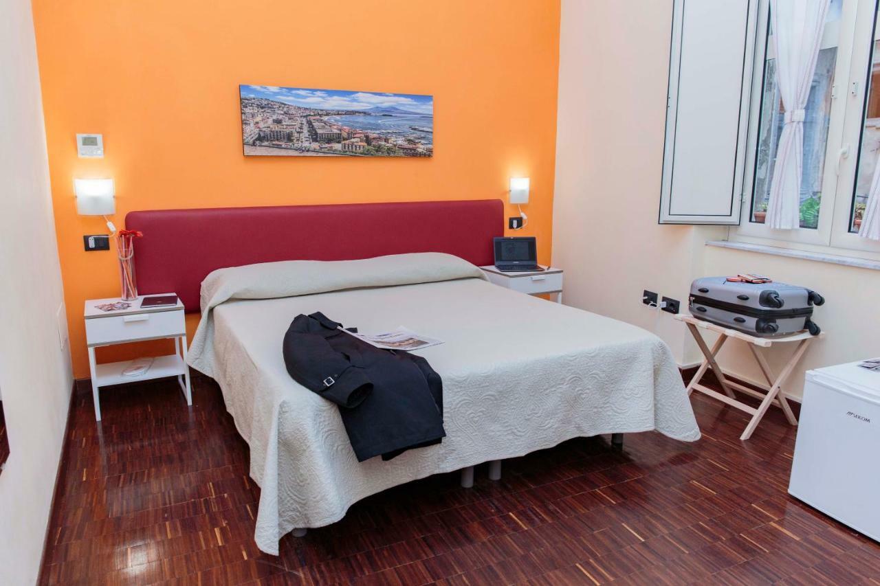 Palazzo Carafa Della Spina Room And Apartment Napoli Ngoại thất bức ảnh