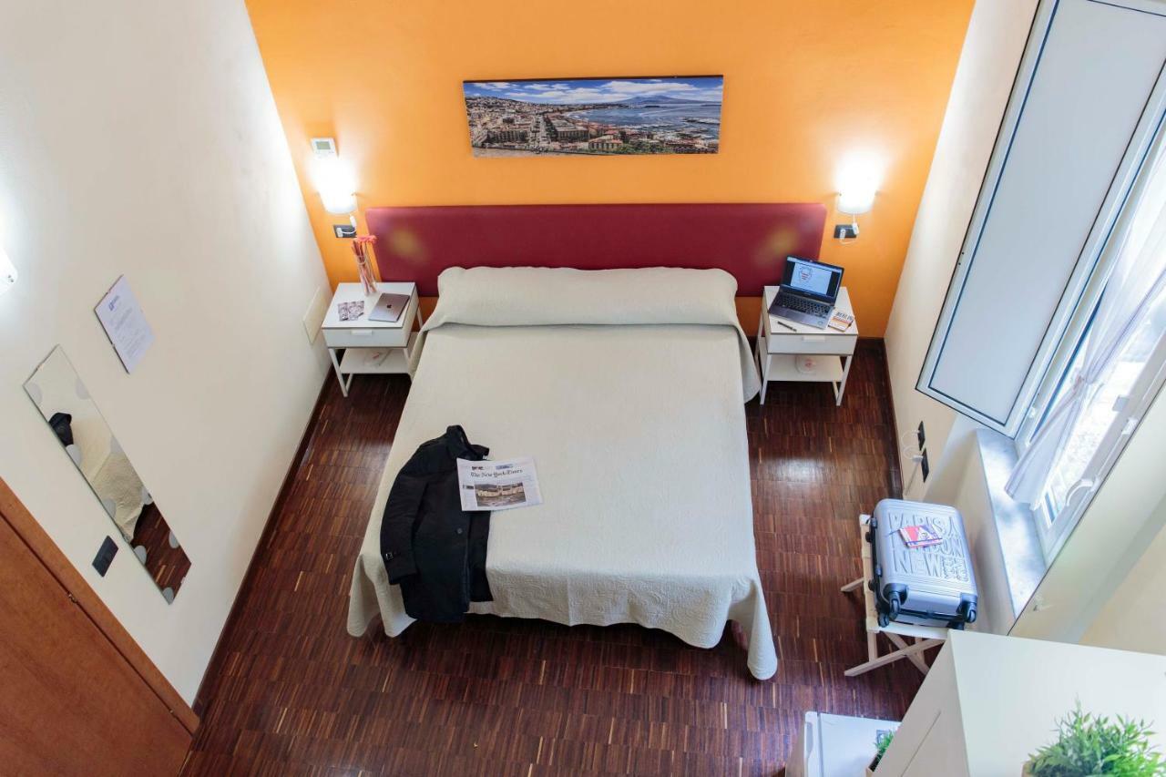 Palazzo Carafa Della Spina Room And Apartment Napoli Ngoại thất bức ảnh