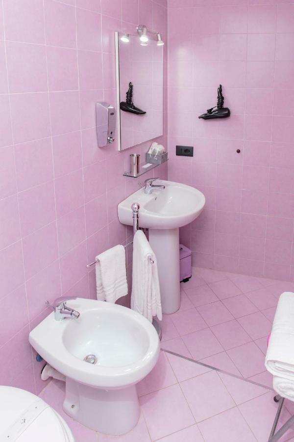 Palazzo Carafa Della Spina Room And Apartment Napoli Ngoại thất bức ảnh