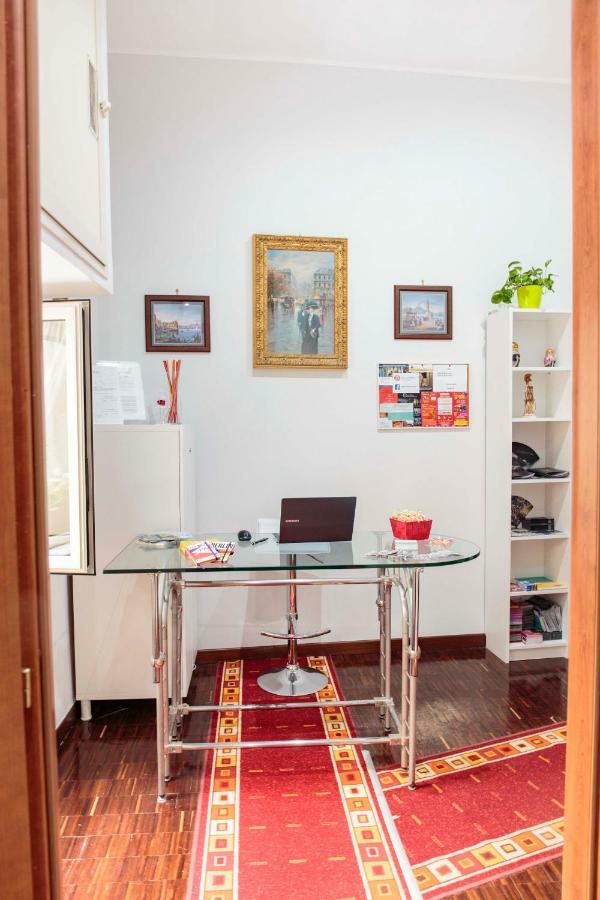 Palazzo Carafa Della Spina Room And Apartment Napoli Ngoại thất bức ảnh